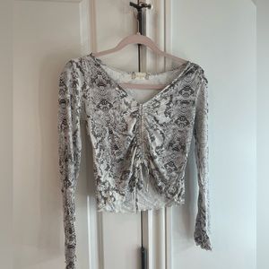 Long sleeve snake skin top